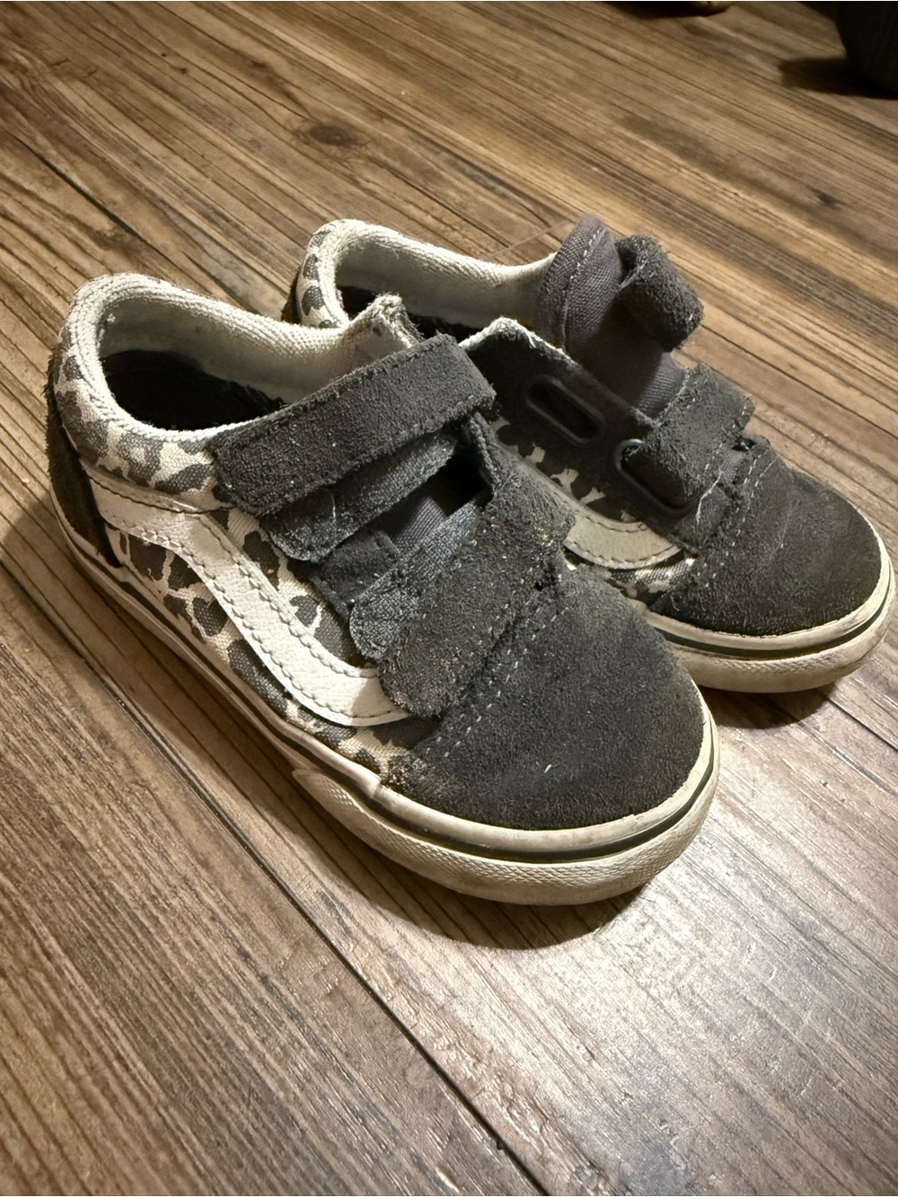 Vans Toddler Gray Leopard-Accent Velcro Sneakers
